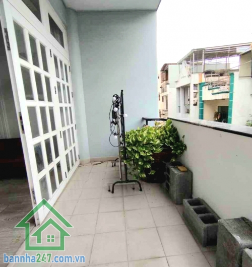 CHỈ 13,5 TỶ – HXH 5M THẲNG 1 TRỤC – 3 CĂN RA MẶT TIỀN – 76M² – 4 TẦNG  BTCT - 7PN - 7WC – DÒNG TIỀN 30TR/THÁNG