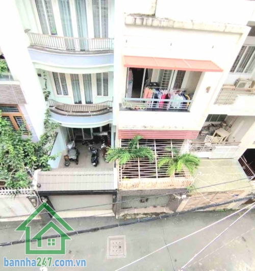 CHỈ 13,5 TỶ – HXH 5M THẲNG 1 TRỤC – 3 CĂN RA MẶT TIỀN – 76M² – 4 TẦNG  BTCT - 7PN - 7WC – DÒNG TIỀN 30TR/THÁNG