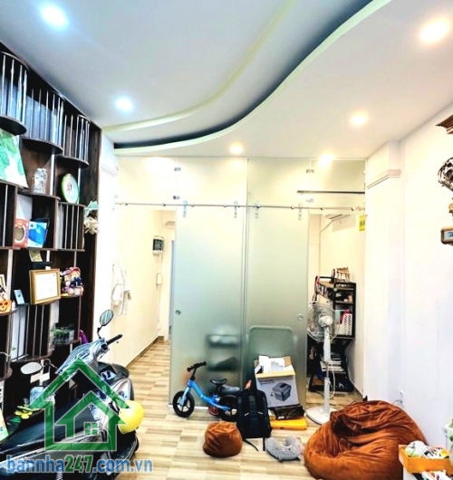 CHỈ 12,6 TỶ – MTKD TRẦN KHẮC CHÂN – GẦN HỒ VĂN HUÊ – PHÚ NHUẬN - DT: 66M² – 2 TẦNG