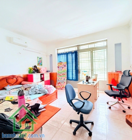 CHỈ 6,2 TỶ – NGAY GA METRO NGUYỄN HỒNG ĐÀO – KHU VIP BÀU CÁT – 61M² – 3 TẦNG – 4PN – 3WC – XE HƠI NHÀ