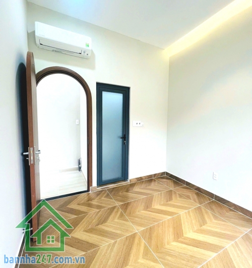 CHỈ 6,18 TỶ – TÂN BÌNH GIÁP QUẬN 10 – LÔ GÓC – HẺM THÔNG – NGANG 4,3M – 42M² – 3PN - 3WC