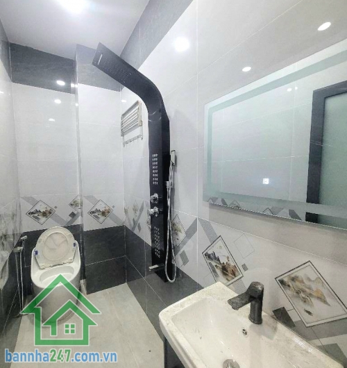 CHỈ 7,6 TỶ – NHÀ 5 TẦNG – NGANG 4,3M – 6 PHÒNG NGỦ – HẺM XE HƠI – GẦN BỆNH VIỆN BÌNH TÂN