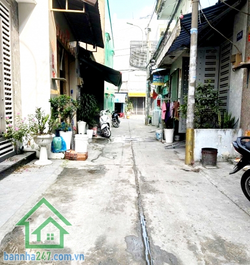CHỈ 4,45 TỶ – HẺM 4M - NHÀ MỚI 2 TẦNG – GIÁP TÂN PHÚ – NGÃ TƯ BỐN XÃ - 2PN – 2WC  Diện tích 40m² (4x10m) – 1 trệt 1 lầu, gồm 2PN – 2WC, ban công thoáng mát. Nhà mới, hoàn công đầy đủ, dọn vào ở ngay. Hẻm 4m, cách đường lớn khoảng 100m, xe cộ ra vào thuận 
