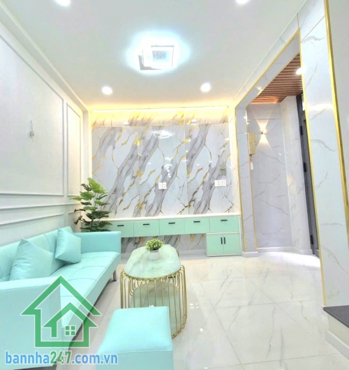 Nhỉnh 4 tỷ – nhà đẹp Đồng Đen, Tân Bình. Diện tích: 32m2 (4,2 x 7m, thực tế 4,2 x 8m có giếng trời 1m). Kết cấu: 1 trệt 1 lầu, 2 phòng ngủ, 2 WC. Nhà mới hoàn toàn.