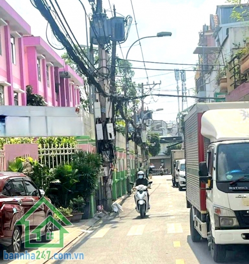 CHỈ 6,3 TỶ – MẶT TIỀN KINH DOANH CHỢ VẢI PHÚ THỌ HÒA – TÂN PHÚ - 3PN - 2WC Vị trí trung tâm: khu chợ vải Phú Thọ Hòa, kinh doanh sầm uất Mặt tiền thuận tiện buôn bán kinh doanh đa ngành nghề