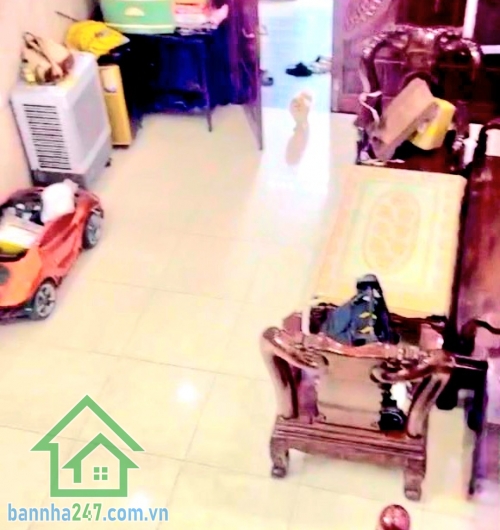 CHỈ 6,4 TỶ – NHÀ 2 MẶT HẺM 6M THÔNG – NGAY LÊ VĂN QUỚI – NGÃ TƯ BỐN XÃ - GIÁP TÂN PHÚ – VỊ TRÍ BUÔN BÁN CỰC TỐT  Diện tích: 68m² (4m x 17m) – không lộ giới Kết cấu: 1 trệt 1 lầu (2 tầng) 4 PN – 3 WC