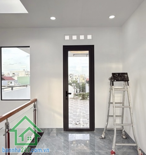 BÁN NHÀ PHỐ CAO CẤP – LÊ VĂN QUỚI, BÌNH TÂN – 5 TẦNG – 4PN 5WC – ĐƯỜNG XE HƠI – GIÁ CHỈ 6.3 TỶ * Vị trí: Trung tâm Bình Tân, hẻm 413 Lê Văn Quới, ngay giáp Tân Bình. 