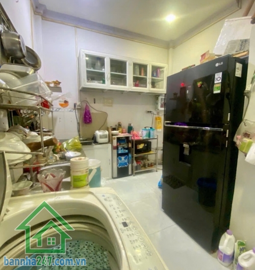 CHỈ 4.85 TỶ – NHÀ 2 TẦNG – HẺM XE HƠI – SƠN KỲ, TÂN PHÚ – 52M² Diện tích: 4 x 13m, sổ vuông vức, công chứng ngay. Kết cấu: 2 tầng, 2PN, 2WC, nhà gọn gàng đầy đủ công năng. Hẻm xe hơi, hẻm cụt an ninh – yên tĩnh.