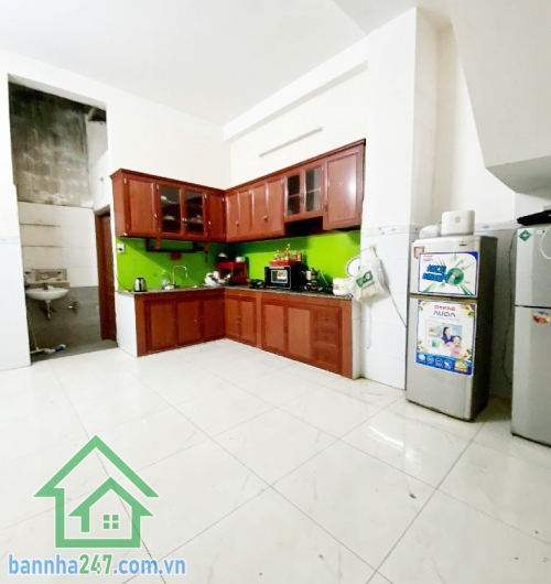 Chỉ 4.85 tỷ có ngay nhà 3 tầng BTCT tại trung tâm Phường Tân Sơn Nhì, Tân Phú. DT: 47.8m2 (4x12m)  - 3 TẦNG - 3PN - 3WC Diện tích 47.8m2 (4x12m), kết cấu 1 trệt 1 trệt, 1 lầu, 1 sân thượng, 3 PN, 3 WC