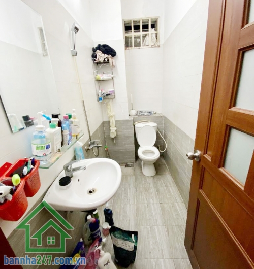 Chỉ 4.85 tỷ có ngay nhà 3 tầng BTCT tại trung tâm Phường Tân Sơn Nhì, Tân Phú. DT: 47.8m2 (4x12m)  - 3 TẦNG - 3PN - 3WC Diện tích 47.8m2 (4x12m), kết cấu 1 trệt 1 trệt, 1 lầu, 1 sân thượng, 3 PN, 3 WC