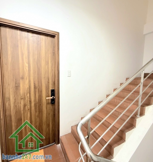 CHỈ 11,8 TỶ – LÔ GÓC 2 MTKD – ĐƯỜNG RỘNG 12M CÓ LỀ – NGAY BÀU CÁT, ĐỒNG ĐEN – DÒNG TIỀN 35TR/THÁNG – 5 TẦNG BTCT! DT: 4 x 10m, nở hậu 4.2m Kết cấu: 1 trệt, 1 lửng, 2 lầu, sân thượng – gồm 4PN, 4WC - Đường nhựa 12m có lề, xe hơi đậu thoải mái – kinh doanh 