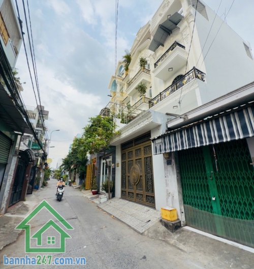 LÊ VĂN QUỚI – CĂN GÓC 2 MẶT HẺM 6M – 72M² – 6.5 TỶ DT: 4.6 x 16m – Căn góc 2 mặt hẻm 6m cực thoáng, không lộ giới (theo QH mới). Hiện trạng nhà C4 chia làm 3 căn cho thuê. 