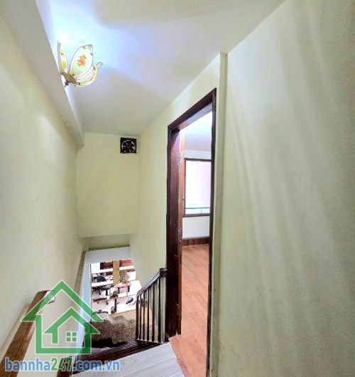CHỈ 7 TỶ – SIÊU PHẨM 5 TẦNG NGAY P.6 TÂN BÌNH – HẺM THẲNG 1 TRỤC – VÀI BƯỚC RA MẶT TIỀN – DT: 50M² (4x13)m – NHÀ ĐẸP Ở NGAY! Kết cấu: 1 trệt, 1 lửng, 2 lầu, sân thượng. 