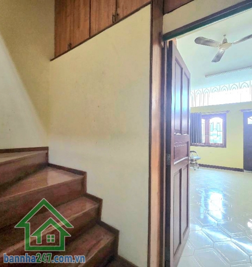 CHỈ 7 TỶ – SIÊU PHẨM 5 TẦNG NGAY P.6 TÂN BÌNH – HẺM THẲNG 1 TRỤC – VÀI BƯỚC RA MẶT TIỀN – DT: 50M² (4x13)m – NHÀ ĐẸP Ở NGAY! Kết cấu: 1 trệt, 1 lửng, 2 lầu, sân thượng. 