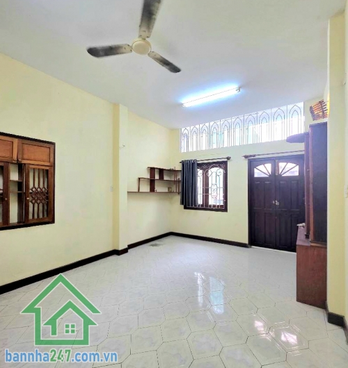CHỈ 7 TỶ – SIÊU PHẨM 5 TẦNG NGAY P.6 TÂN BÌNH – HẺM THẲNG 1 TRỤC – VÀI BƯỚC RA MẶT TIỀN – DT: 50M² (4x13)m – NHÀ ĐẸP Ở NGAY! Kết cấu: 1 trệt, 1 lửng, 2 lầu, sân thượng. 