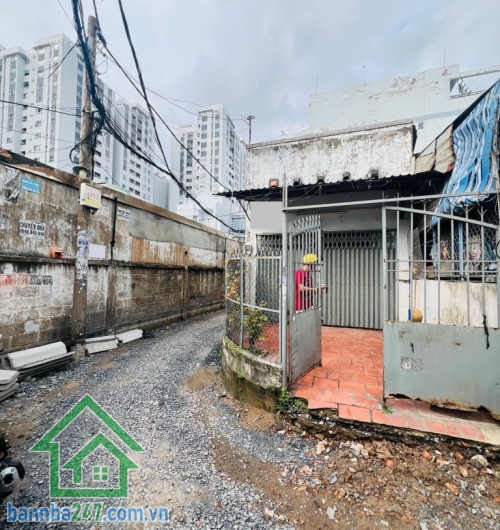 GÓC 2 MẶT TIỀN – HẺM XE HƠI ÂU CƠ – TÂN BÌNH – 62M² – CHỈ 4,99 TỶ Vị trí vàng: Giữa Lũy Bán Bích và Âu Cơ – hẻm xe hơi 1 sẹc, góc 2 mặt tiền cực thoáng. Hẻm đang tráng nhựa.