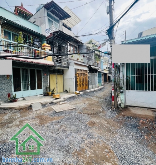 GÓC 2 MẶT TIỀN – HẺM XE HƠI ÂU CƠ – TÂN BÌNH – 62M² – CHỈ 4,99 TỶ Vị trí vàng: Giữa Lũy Bán Bích và Âu Cơ – hẻm xe hơi 1 sẹc, góc 2 mặt tiền cực thoáng. Hẻm đang tráng nhựa.