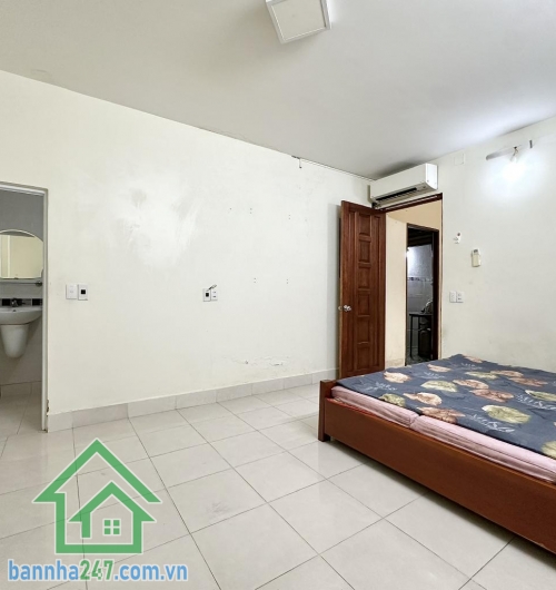 CHỈ 7 TỶ - NHÀ ĐẸP P5 TÂN BÌNH - HẺM ÔTÔ - MT 5M  Hẻm 4m thông Hoàng Sa - CMT8, vài bước ra chợ, Vissan, CA phường – cực kỳ an ninh. 