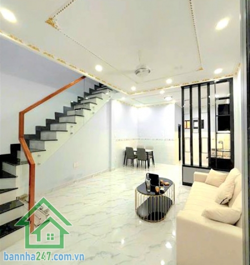 CHỈ 4,65 TỶ – NHÀ MỚI XINH - P10. TÂN BÌNH - 2 TẦNG – HẺM BA GÁC – KHÔNG LỘ GIỚI DT: 4x8m (32m² công nhận đủ, vuông A4) Kết cấu: 1 trệt 1 lầu đúc thật – 2PN, 2WC
