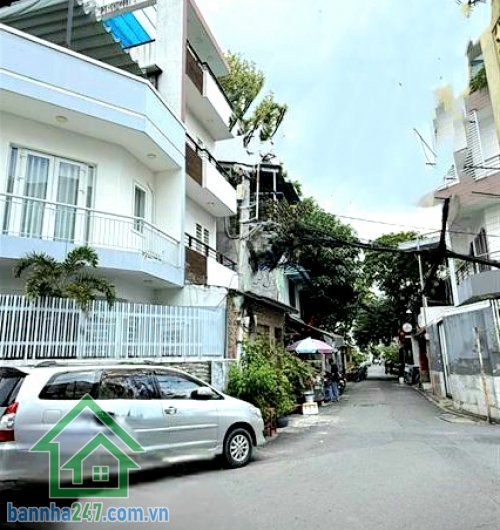 CHỈ 9,5 TỶ - KHU VIP HIẾM NHÀ BÁN – PHƯỜNG 4, TÂN BÌNH – HẺM Ô TÔ TRÁNH – 3 TẦNG BTCT – 3PN, 3WC DT: 4,2 x 12m (vuông A4). Kết cấu 1 trệt, 2 lầu BTCT kiên cố