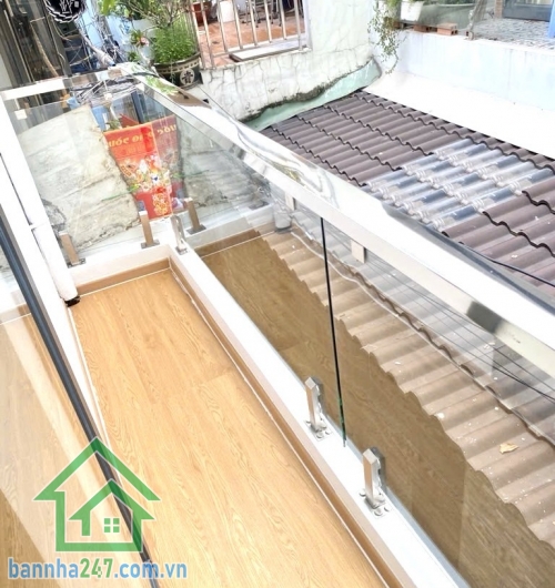 CHỈ 2.9 TỶ – NHÀ MỚI 4 TẦNG – ÂU CƠ, TÂN BÌNH – GIÁP Q.10, Q.11 - 3PN, 3WC * DT: 16m² (3.5x5m) – không quy hoạch * Kết cấu: 4 tầng, 3PN, 3WC, đang hoàn thiện.