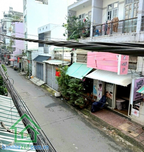 CHỈ 5,88 TỶ - MTKD NHỰA 8M – GẦN AEON TÂN PHÚ – 2 TẦNG – THUÊ 10TR/TH – 50M² – SỔ VUÔNG  DT: 50m² (4 x 12.5m) – sổ hồng vuông vức  Kết cấu: 2 Tầng (1 trệt 1 lầu)
