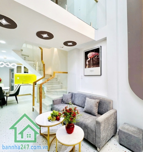 NHÀ 3 TẦNG MỚI ĐẸP – SÁT MẶT TIỀN HOÀNG VĂN THỤ – TÂN BÌNH DT: 27m², kết cấu 1 trệt 2 lầu, 3PN – 3WC. Hẻm ba gác, cách mặt tiền chỉ 20m, xe hơi tới gần nhà.