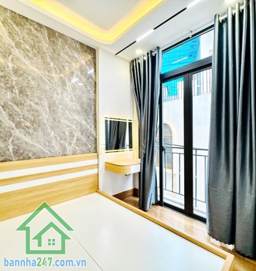 NHÀ 3 TẦNG MỚI ĐẸP – SÁT MẶT TIỀN HOÀNG VĂN THỤ – TÂN BÌNH DT: 27m², kết cấu 1 trệt 2 lầu, 3PN – 3WC. Hẻm ba gác, cách mặt tiền chỉ 20m, xe hơi tới gần nhà.
