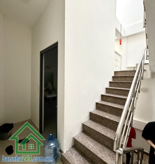 14,9 TỶ - MTKD ĐƯỜNG 16M – KHU BÀU CÁT, TÂN BÌNH Diện tích: 77m² (4x19m) – Kết cấu 4 tầng BTCT. Vị trí đắc địa, tuyến đường sầm uất bậc nhất Tân Bình.