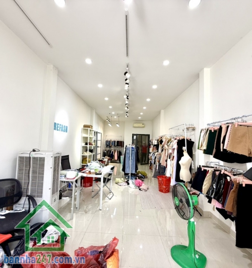 14,9 TỶ - MTKD ĐƯỜNG 16M – KHU BÀU CÁT, TÂN BÌNH Diện tích: 77m² (4x19m) – Kết cấu 4 tầng BTCT. Vị trí đắc địa, tuyến đường sầm uất bậc nhất Tân Bình.