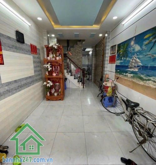 NHÀ ĐẸP 4 TẦNG – XE HƠI GẦN NHÀ – CHỦ CẦN BÁN GẤP * Kết cấu: 1 trệt 3 lầu, gồm phòng khách, bếp, 4 phòng ngủ, 4WC, sân thượng trước sau. * Hẻm 3m sạch sẽ, thông.