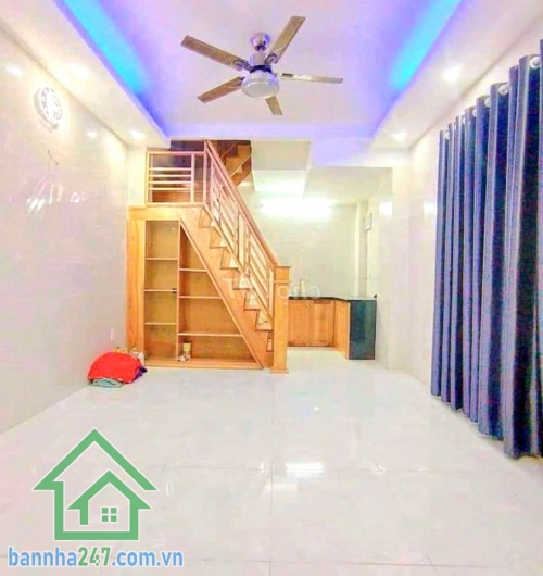 CHỈ 3.95 TỶ – NHÀ LÔ GÓC 2 MẶT HẺM – TÔ HIẾN THÀNH, Q10 - 2PN rộng, 3WC  * 3 tầng BTCT kiên cố – 2PN rộng, 3WC – full nội thất * Lô góc 2 mặt hẻm sáng thoáng.