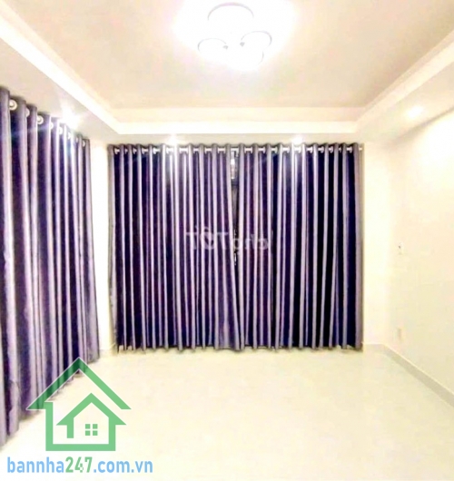 CHỈ 3.95 TỶ – NHÀ LÔ GÓC 2 MẶT HẺM – TÔ HIẾN THÀNH, Q10 - 2PN rộng, 3WC  * 3 tầng BTCT kiên cố – 2PN rộng, 3WC – full nội thất * Lô góc 2 mặt hẻm sáng thoáng.
