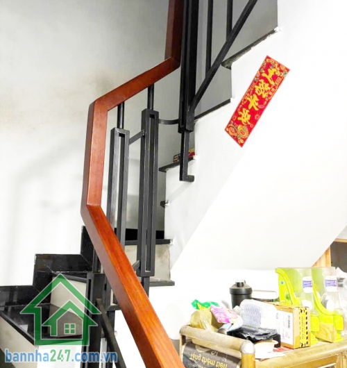 CHỈ 6.9 TỶ – NHÀ 5 TẦNG BTCT – ĐƯỜNG NHỰA 12M – SÁT MẶT TIỀN THÁI PHIÊN, QUẬN 11 - 3 PN, 4 WC  Diện tích: 30m², sổ hồng vuông vức, công chứng ngay. Kết cấu: 1 trệt, lửng, 2 lầu, sân thượng, gồm 3 PN, 4 WC.
