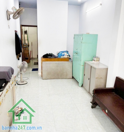 CHỈ 6.9 TỶ – NHÀ 5 TẦNG BTCT – ĐƯỜNG NHỰA 12M – SÁT MẶT TIỀN THÁI PHIÊN, QUẬN 11 - 3 PN, 4 WC  Diện tích: 30m², sổ hồng vuông vức, công chứng ngay. Kết cấu: 1 trệt, lửng, 2 lầu, sân thượng, gồm 3 PN, 4 WC.