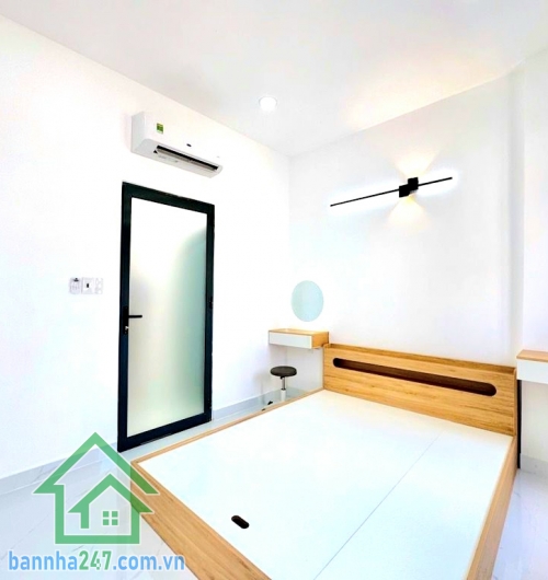 CHỈ 4,95 TỶ – SIÊU PHẨM HẺM XE HƠI – FULL NỘI THẤT CAO CẤP NHÀ ĐẸP 2 TẦNG BTCT – DỌN VÀO Ở NGAY • Diện tích: 38m² – sổ vuông vức• Kết cấu: 2 tầng BTCT kiên cố 