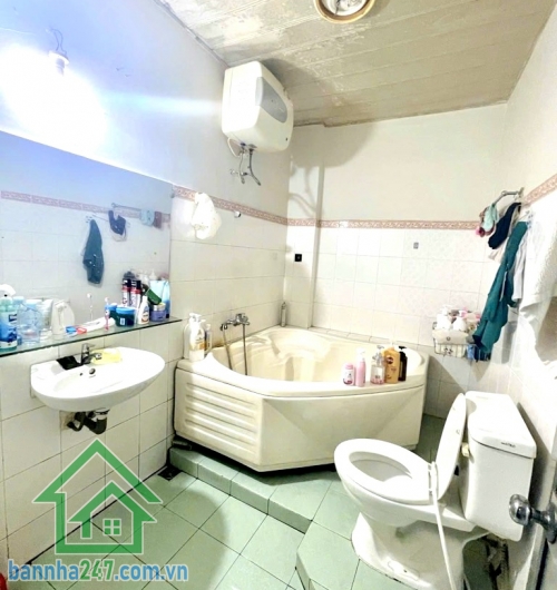 CHỈ 12,9 TỶ – TRUNG TÂM TÂN BÌNH (P.13) – HẺM NHỰA 6M XE TẢI ĐỖ – 5 LẦU – 62M² – DÒNG TIỀN 40TR/THÁNG – AGRIBANK ĐỊNH GIÁ 12 TỶ * Kết cấu: 1 trệt 3 lầu sân thượng