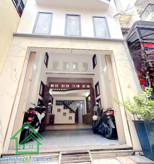 CHỈ 6.8 TỶ – NHÀ HẺM Ô TÔ THÔNG – KHU VIP BÀU CÁT, TÂN BÌNH GẦN CHỢ TÂN BÌNH – CHỢ ÔNG ĐỊA – 5 PHÚT QUA QUẬN 10 – GIÁP Q11 - DTSD 150m² – 5 TẦNG – 6PN – 3WC Vị trí siêu đắc địa: – Hẻm ô tô thông thoáng, khu VIP Bàu Cát – Gần chợ Tân Bình, chợ Ông Địa, côn