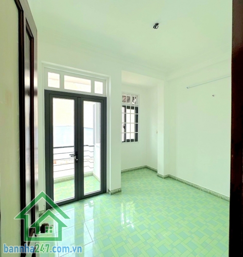 CHỈ 6.8 TỶ – NHÀ HẺM Ô TÔ THÔNG – KHU VIP BÀU CÁT, TÂN BÌNH GẦN CHỢ TÂN BÌNH – CHỢ ÔNG ĐỊA – 5 PHÚT QUA QUẬN 10 – GIÁP Q11 - DTSD 150m² – 5 TẦNG – 6PN – 3WC Vị trí siêu đắc địa: – Hẻm ô tô thông thoáng, khu VIP Bàu Cát – Gần chợ Tân Bình, chợ Ông Địa, côn