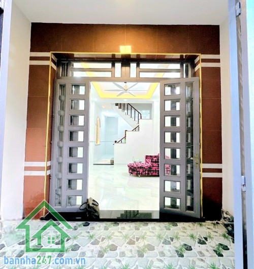 CHỈ 5.95 TỶ – NHÀ ĐẸP – HẺM Ô TÔ NGỦ TRONG NHÀ – KHU VIP PHÂN LÔ – GẦN LÊ VĂN QUỚI – 4 TẦNG – DT 52M² - 4PN – 3WC DT: 4 × 13m (52m²) Kết cấu: 1 trệt – 2 lầu – sân thượng, PK rộng để ô tô ngủ trong nhà, 4PN – 3WC, giếng trời thoáng. 
