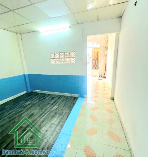 CHỈ 4,7 TỶ – HẺM XE TẢI – Ô TÔ NGỦ TRONG NHÀ – GÒ DẦU, TÂN PHÚ - 2PN - 2WC Vị trí đẹp: ngay Gò Dầu, gần chợ Tân Hương Hẻm xe tải, ô tô ngủ trong nhà thoải mái