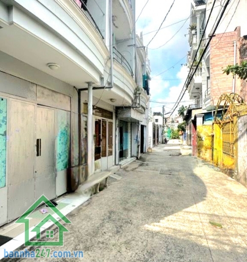 CHỈ 4,7 TỶ – HẺM XE TẢI – Ô TÔ NGỦ TRONG NHÀ – GÒ DẦU, TÂN PHÚ - 2PN - 2WC Vị trí đẹp: ngay Gò Dầu, gần chợ Tân Hương Hẻm xe tải, ô tô ngủ trong nhà thoải mái