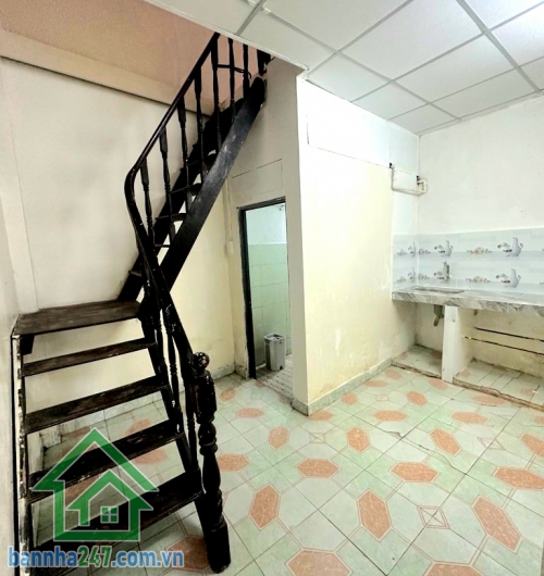 CHỈ 4,7 TỶ – HẺM XE TẢI – Ô TÔ NGỦ TRONG NHÀ – GÒ DẦU, TÂN PHÚ - 2PN - 2WC Vị trí đẹp: ngay Gò Dầu, gần chợ Tân Hương Hẻm xe tải, ô tô ngủ trong nhà thoải mái