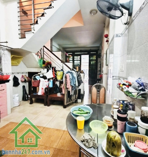 NHÀ MẶT TIỀN BÌNH TÂN – ĐƯỜNG 16M – 4 TẦNG BTCT – 4PN – 5WC – CHỈ 7,1 TỶ  DT: 3.9 x 15m – nở hậu nhẹ, phong thuỷ tốt.  Kết cấu 4 tầng BTCT chắc chắn – 4PN (WC trong phòng)