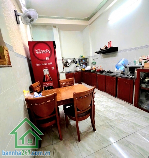 CHỈ 10,5 TỶ - MTKD BÁC ÁI – KHU VIP TÂN PHÚ – HIẾM NHÀ BÁN – 66,1M² – 4 TẦNG – 4PN – 5WC Diện tích: (4 x 17.7)m — công nhận đủ 66,1m², vuông vức hiếm. Kết cấu: 1 trệt – 2 lầu – sân thượng, gồm 4PN, 5WC, phòng thờ… thiết kế kiên cố, công năng chuẩn. Vị trí