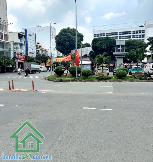 CHỈ 24 TỶ – MTKD HUYẾT MẠCH TÂN BÌNH – NGAY TRUNG TÂM TRIỂN LÃM – DÒNG TIỀN 40TR/THÁNG! Diện tích 108m² (3.6 x 30) – nhà 4 tầng (1 trệt 3 lầu) kiên cố. Đang cho thuê hợp đồng 6 năm, dòng tiền 40 triệu/tháng, mua là có thu nhập ngay!