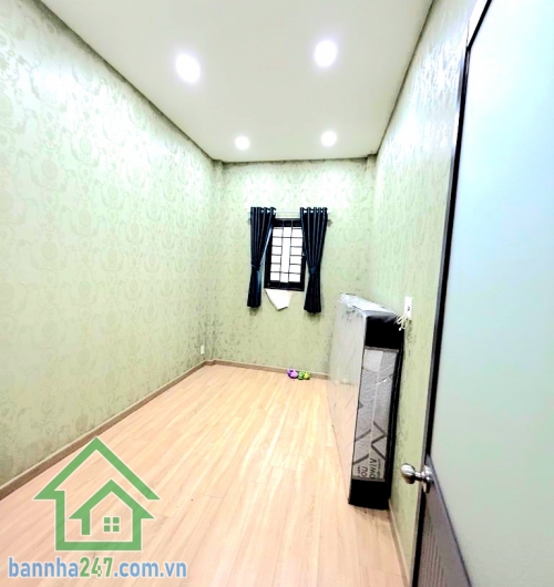 CHỈ 4,35 TỶ (TL) – HẺM 4M – GẦN NHÀ THỜ TÂN HƯƠNG – 2 TẦNG – 2PN – 3WC – CÁCH 3 CĂN RA MẶT TIỀN Vị trí đẹp – cực kỳ thuận tiện: Hẻm 4m sạch sẽ, cách mặt tiền căn