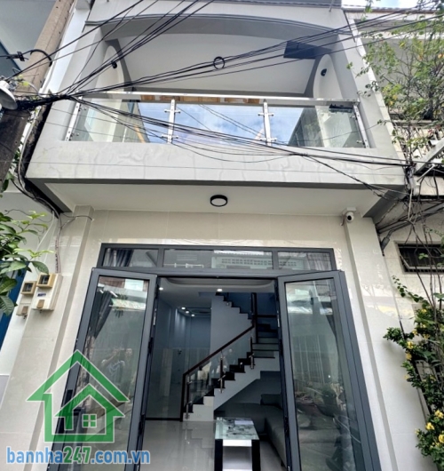 CHỈ 6,8 TỶ – NHÀ ĐẸP 2 TẦNG NGAY BÀNH VĂN TRÂN – KDC YÊN TĨNH – DT: 42M² (4,1 X 10)M – 2PN, 2WC * Kết cấu: 1 trệt, 1 lầu, gồm 2PN, 2WC, nhà đẹp hoàn công chuẩn