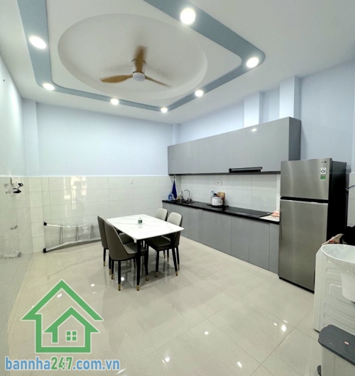 CHỈ 6,8 TỶ – NHÀ ĐẸP 2 TẦNG NGAY BÀNH VĂN TRÂN – KDC YÊN TĨNH – DT: 42M² (4,1 X 10)M – 2PN, 2WC * Kết cấu: 1 trệt, 1 lầu, gồm 2PN, 2WC, nhà đẹp hoàn công chuẩn