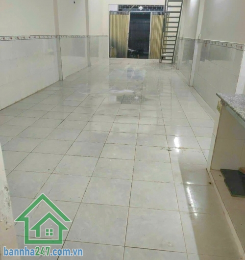 CHỈ 5.3 TỶ – NHÀ 69,1M2 (4x17)M – HẺM 6M THÔNG – NGAY AEON TÂN PHÚ  ✔️ Kết cấu: 1 trệt, 1 lửng để suốt  ✔️ Hẻm 7m thông, xe tải vào thoải mái  ✔️ Nhà đang cho thuê 6 triệu/ tháng.